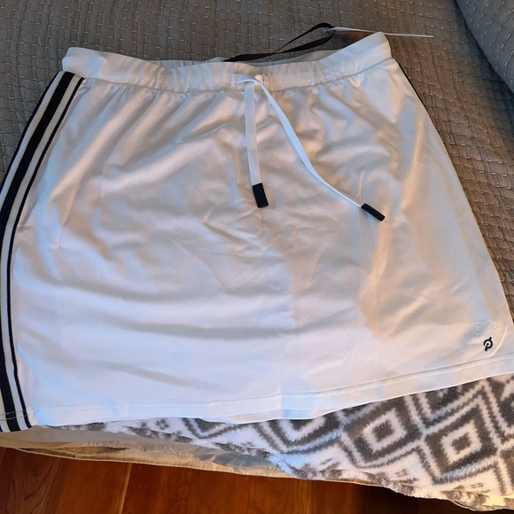 Peloton Skort - Picture 1 of 3